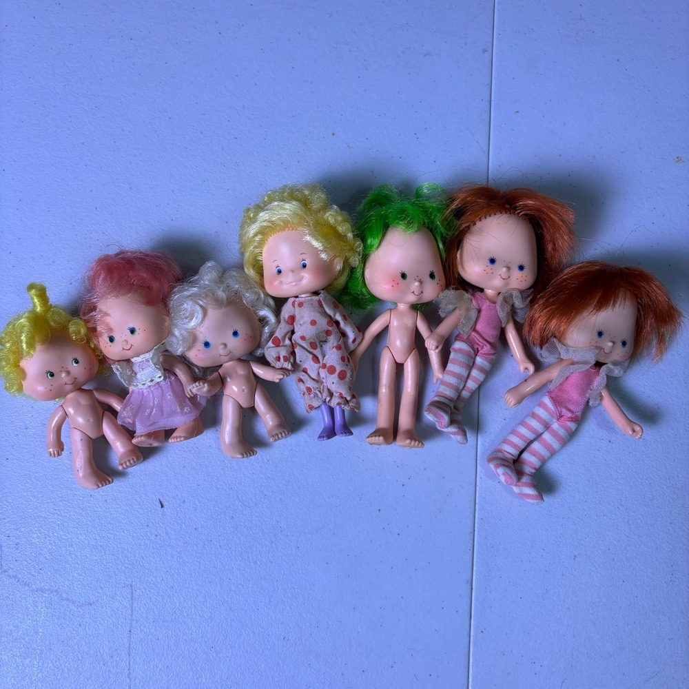 Vintage Strawberry Shortcake Doll Lot 7pc 1980s Kenner Figures Mixed Outfits